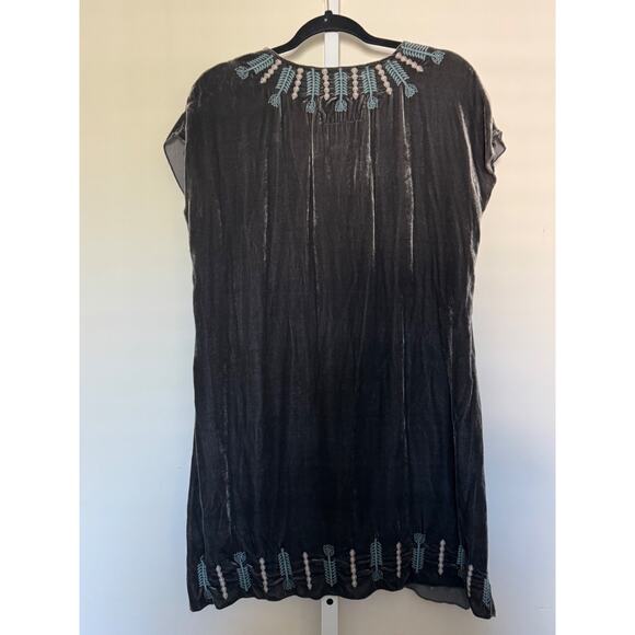 Johnny Was Nindi Velvet Embroidered Top Size Small Asymmetrical Hem Silk Blend - Picture 8 of 8